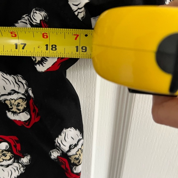 NWT Santa 🎅🏻 Button Down Shirt Size LRG - Picture 5 of 6